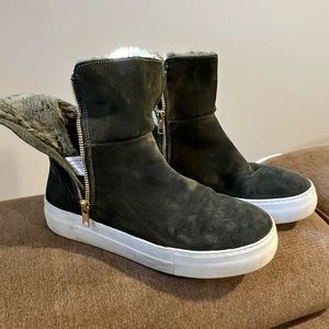 JSLIDE boot sneaker warm and fuzzy